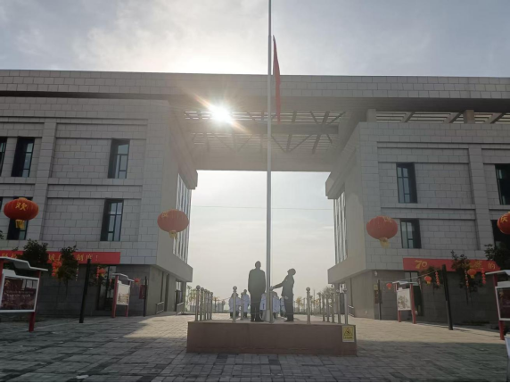 护卫健康  祝福祖国——兵团疾控中心在中华人民共和国成立76周年之际举行升国旗仪式